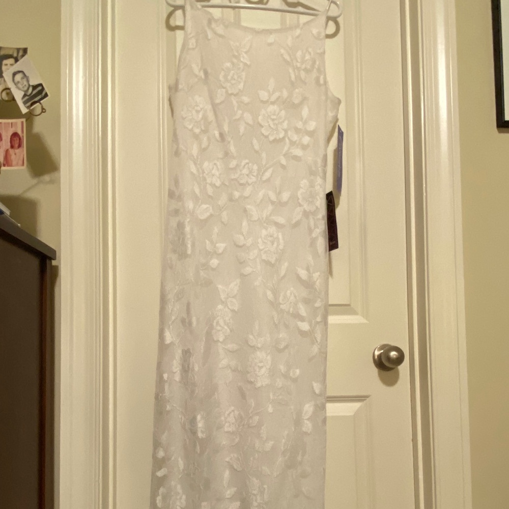 Nicki Livas Gown - Picture 2 of 9